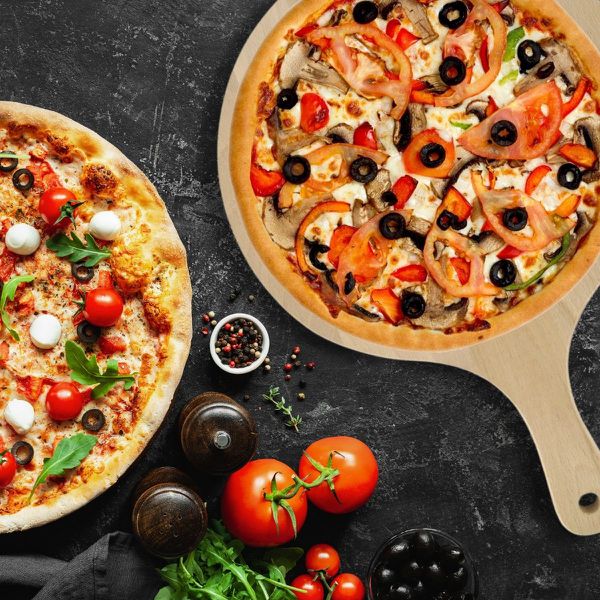 2 Planches à pizza et tarte flambée en bois 30 cm et Roulette à pizza en inox Fackelmann