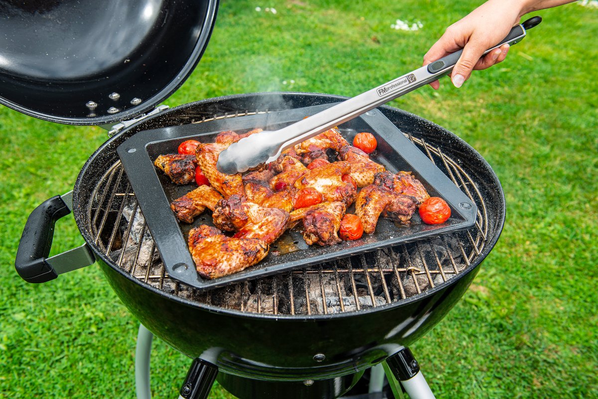 Plaque ondulée et perforée pour four et barbecue en tôle FM Professional Barbecue
